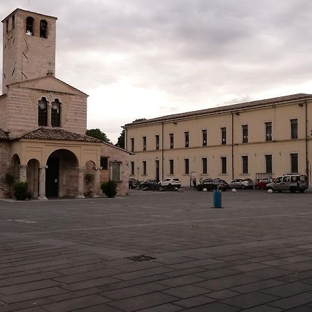 Residenza Mazzini Foligno Exterior photo